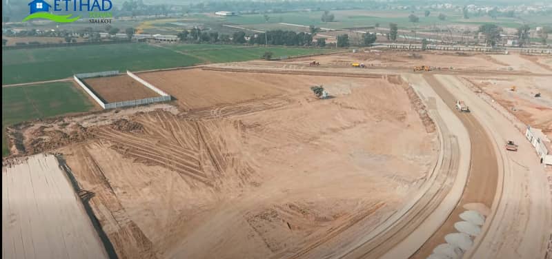 1 Kanal Corner Plot Park Facing | Prime Block C, Etihad Town Sialkot

                                                            alt=