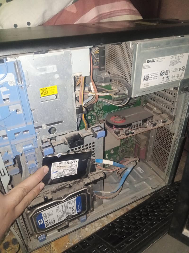 xeon workstation Low electricity consumption

                                                            alt=