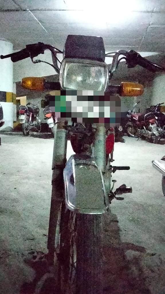 CD 70 for sale in Lahore

                                                            alt=