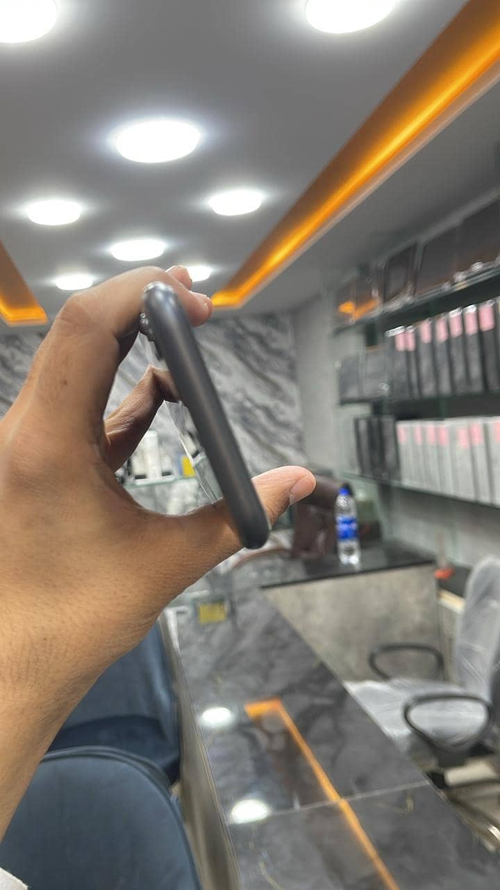 iphone 11 mobile 64 gb JV

                                                            alt=