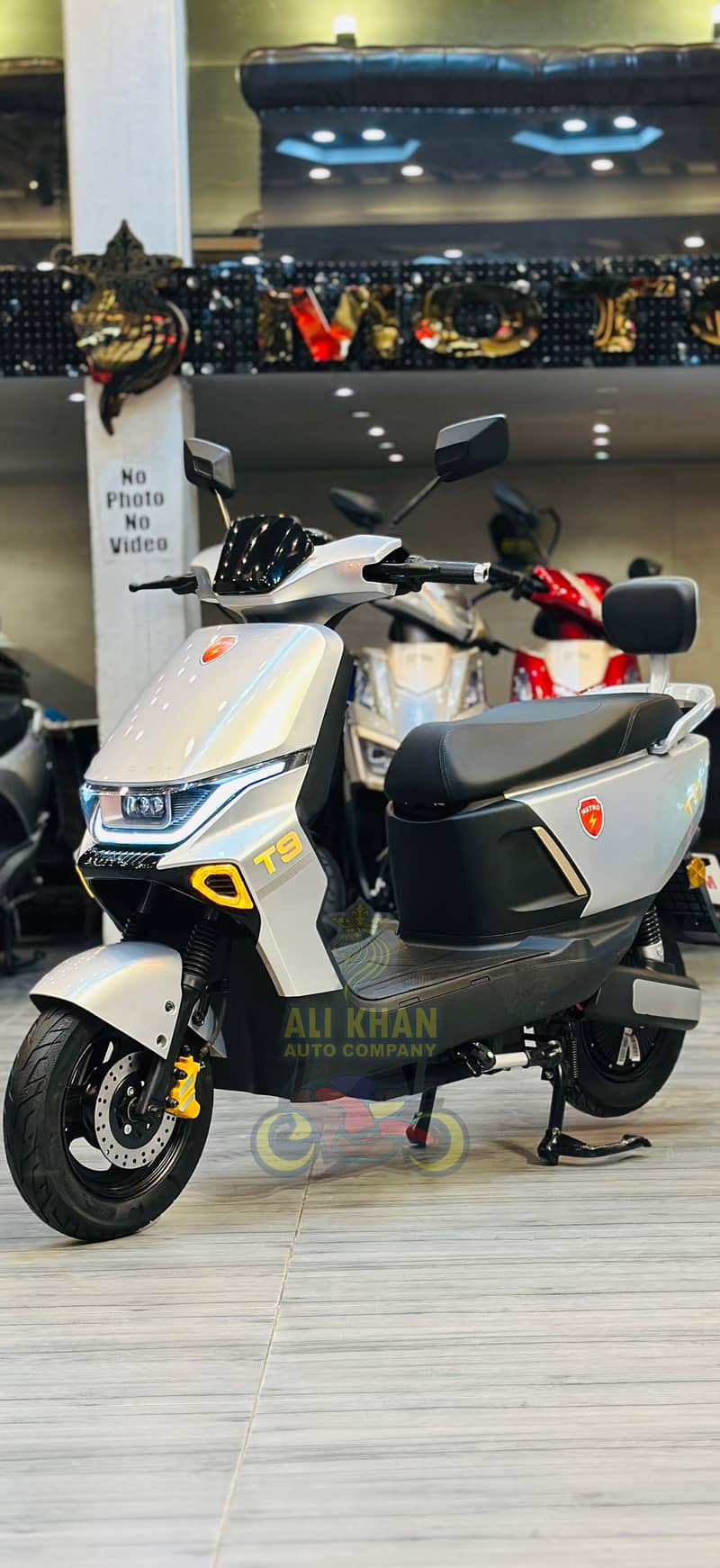 METRO YADEA EVEE AIMA RAMZA SCOOTY SCOOTER GENZ T9 Sport Girls boy

                                                            alt=