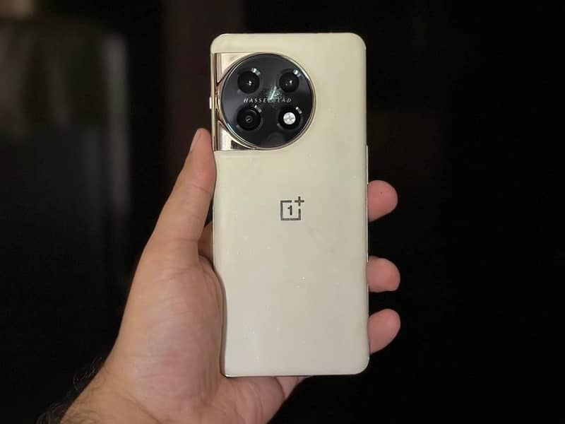 Box With Original 100W Charger

                                                            alt=