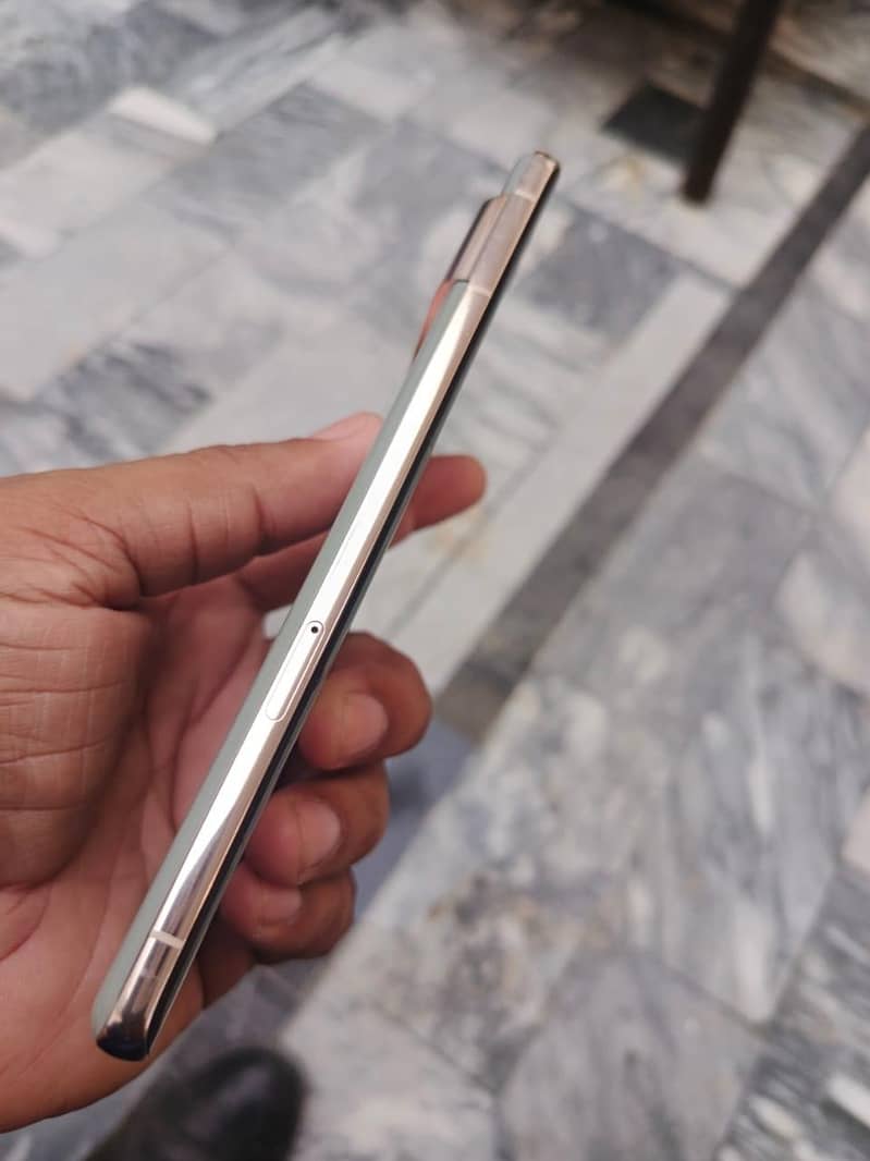 Title: Google Pixel 7 Pro –pannel change  and crack.

                                                            alt=