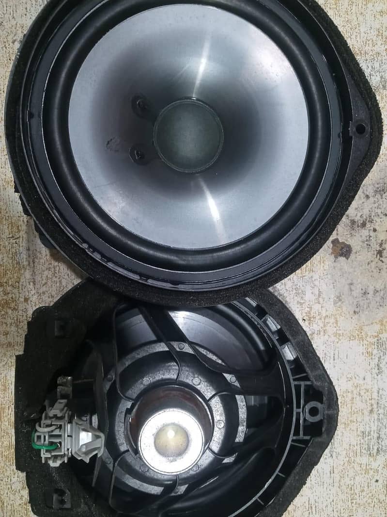 Car speakers Toyota Corolla grandy front and back original

                                                            alt=
