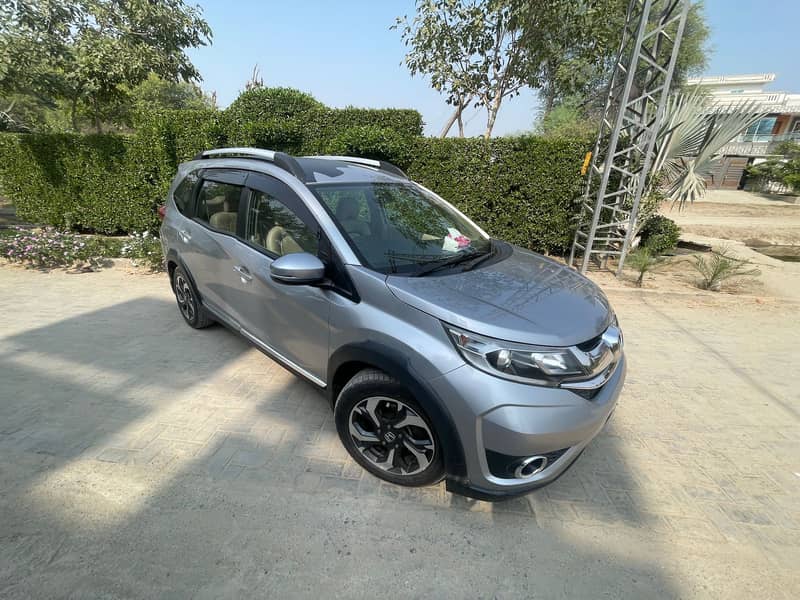 Honda BR-V 2019 [ URGENT SALE ]

                                                            alt=