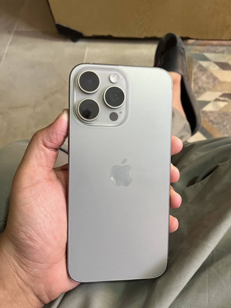 iphone 15 pro max 256gb with box

                                                            alt=