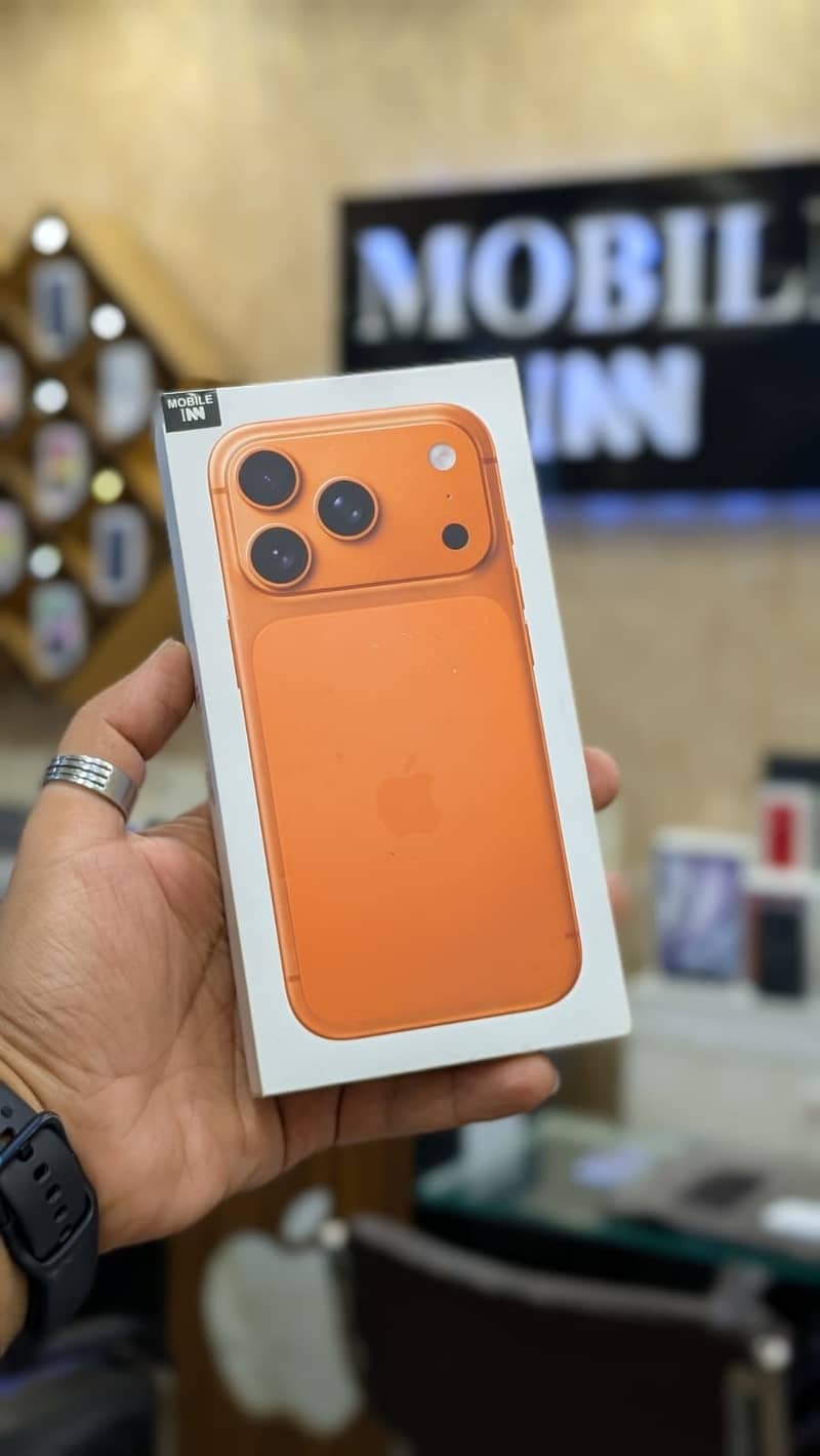 Box Pack Apple Iphone 17 Pro 256GB Dual E-SIM Orange Factory Unlock

                                                            alt=