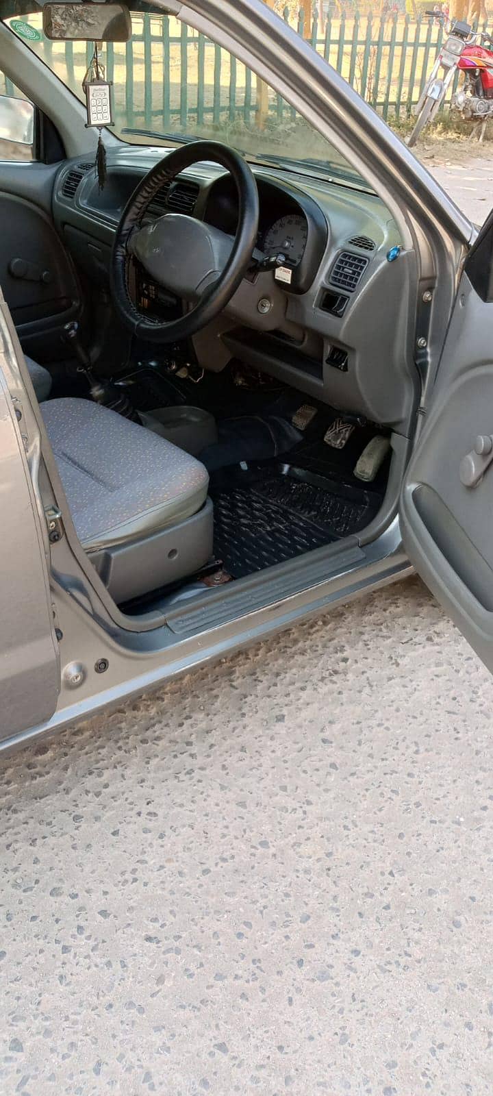 Suzuki Alto VXR 2011 – (Urgent Sell)

                                                            alt=