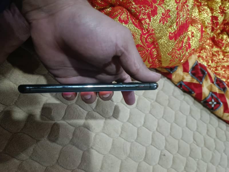 iphone 11 pro max

                                                            alt=