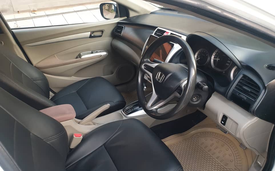 Honda City Aspire Prosmatec 1.3 i-VTEC 2016

                                                            alt=