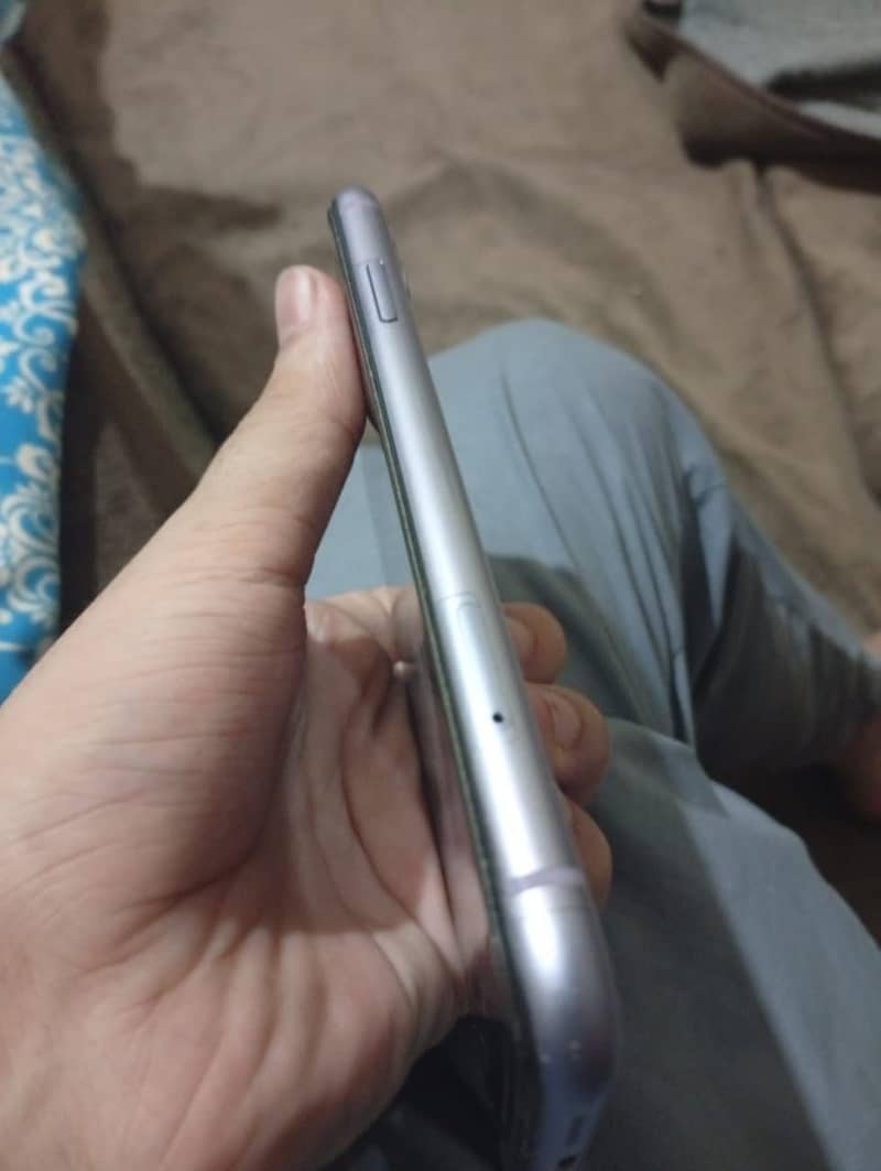 iphone 11 64gb

                                                            alt=