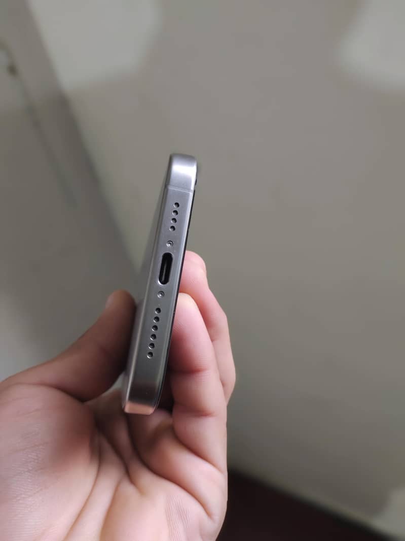 15 Pro Max Natural Titanium

                                                            alt=