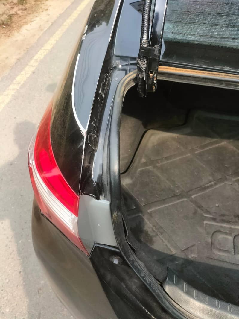 Toyota XLI 2015 - First Owner

                                                            alt=