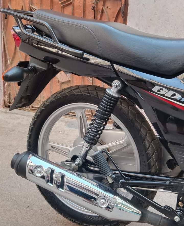 Suzuki gd 110s for sale urgent condition 10bay10 Karachi registration

                                                            alt=