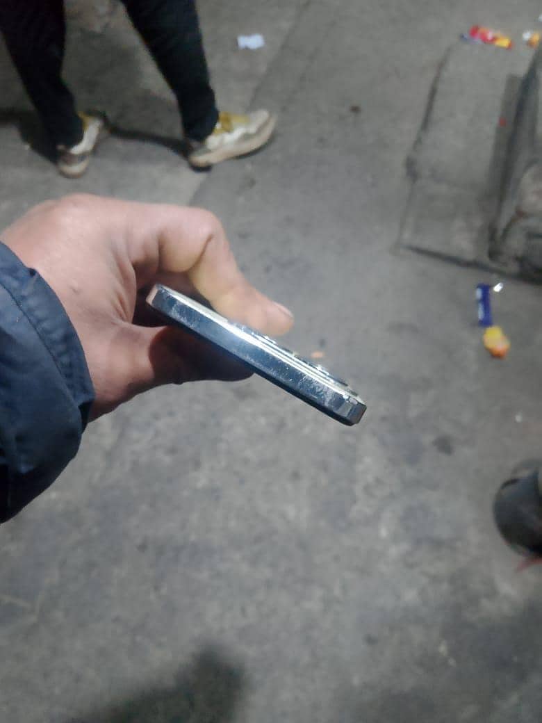 Hot 40i Diba charge 7 Mily ga mobile all ok Kisi kisam ka koi fullt ni

                                                            alt=