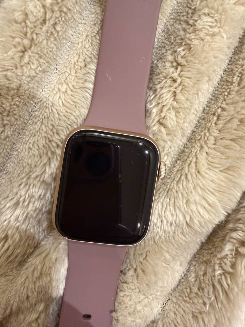 Apple Watch SE 40mm – Rose Gold – Box Available

                                                            alt=