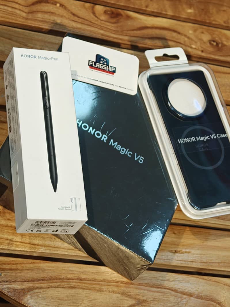 Honor Magic V5 16GB 512GB Global Model With Gifts Dawn Gold Color

                                                            alt=