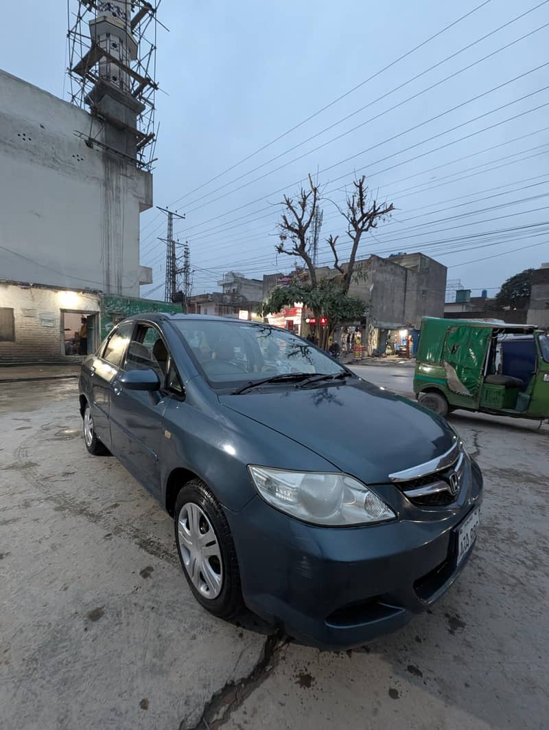 Honda city

                                                            alt=