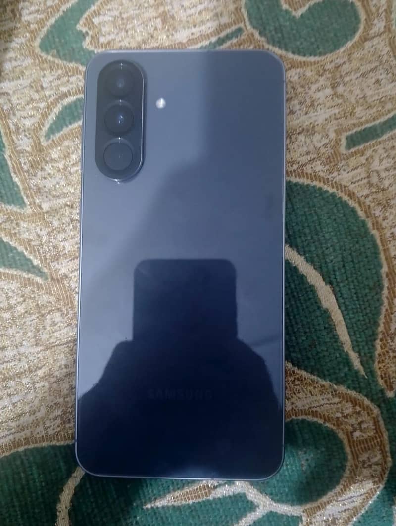 samsung A56 5G  12/256 original box

                                                            alt=