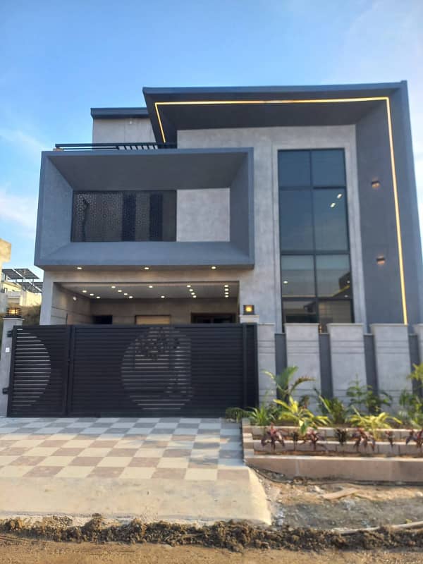 8 Marla ( 30*60 in Block E ) Brand New Double Storey House Available. For Sale in Multi Gardens Islamabad.

                                                            alt=