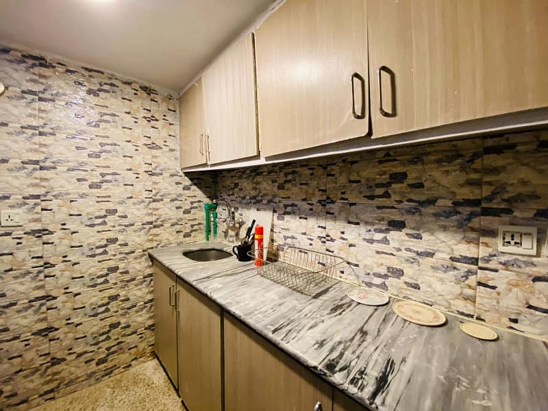 Beautiful fully furnished upper portion fully furnished for single or couples

                                                            alt=