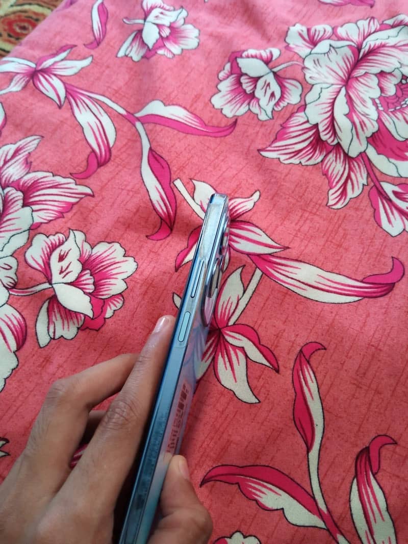 Infinix Hot 40 8/256Gb Pta Approved with Box 10/10 Hy

                                                            alt=