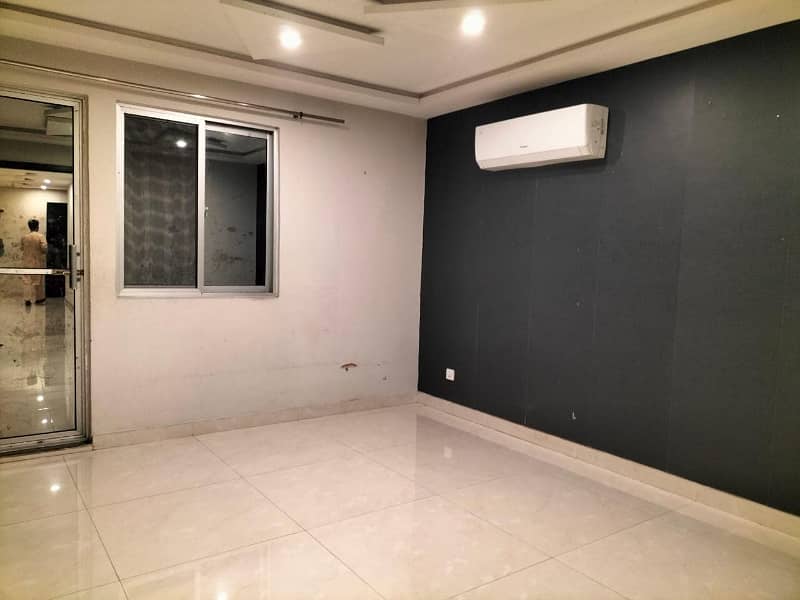 1 Bed Non Furnished Flat For Rent Hot Location In Sector D Bahria Town Lahore

                                                            alt=