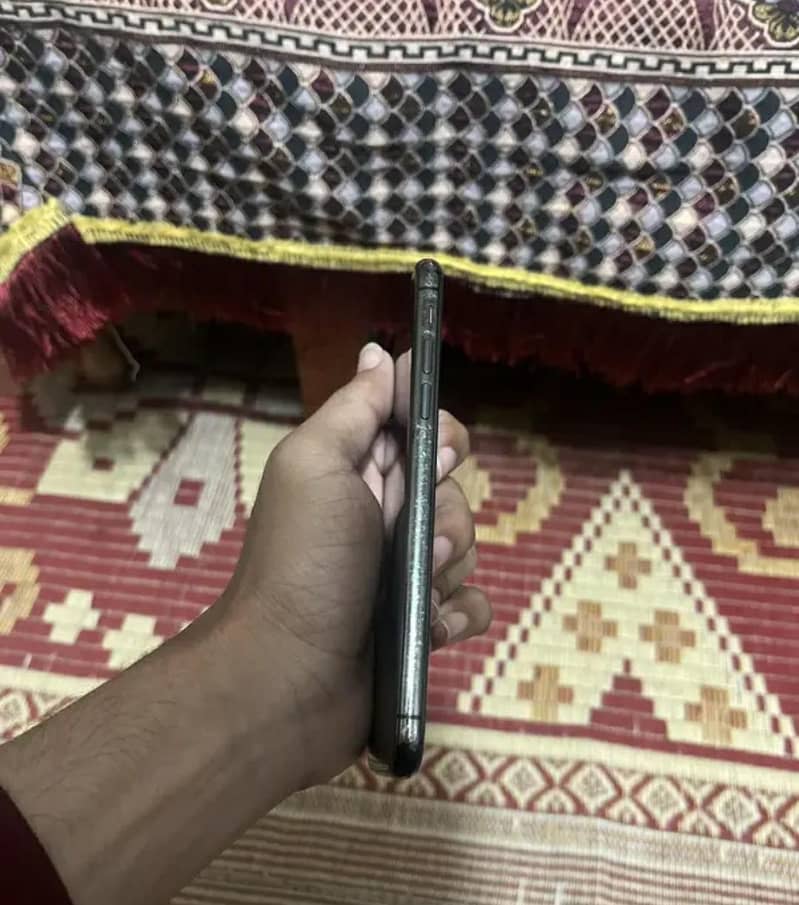 Iphone x (jv) 64gb All ok Urgent sale. no exhnge only sale

                                                            alt=