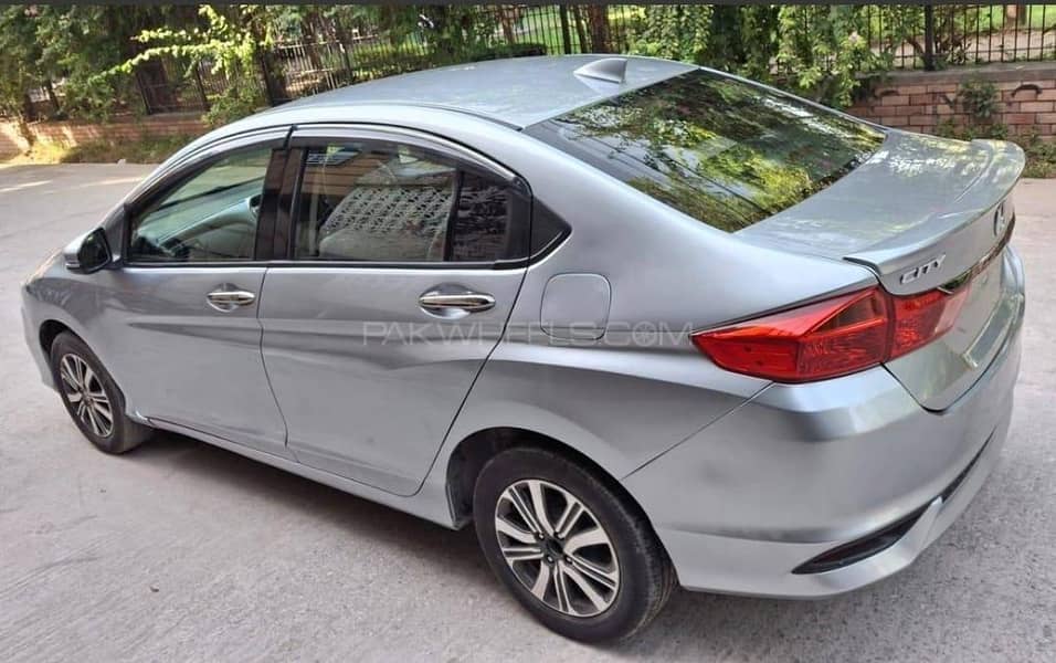 Honda City Aspire 1.5 PROSMATEC 2021/2022 full OPTION

                                                            alt=