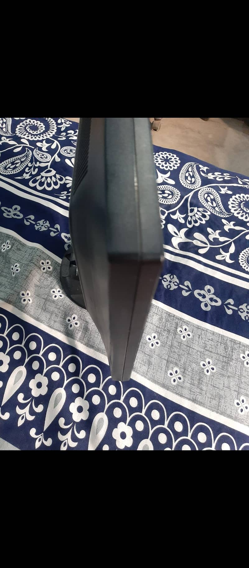 LCD Monitor 19 inches

                                                            alt=