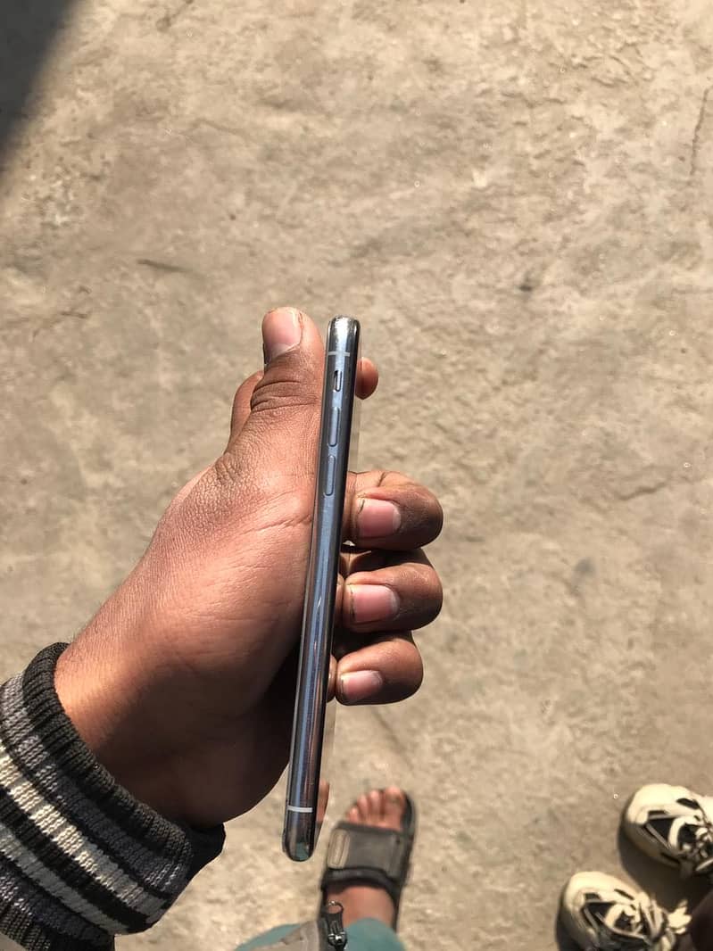 I phone xs

                                                            alt=