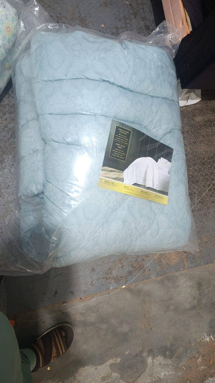 top quality wallfiber dubble bed razai 1 pics 6000

                                                            alt=