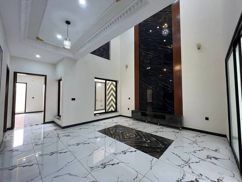 Buch Villas 9.07 marla double story brand new house for rent available 60 ft road facing

                                                            alt=