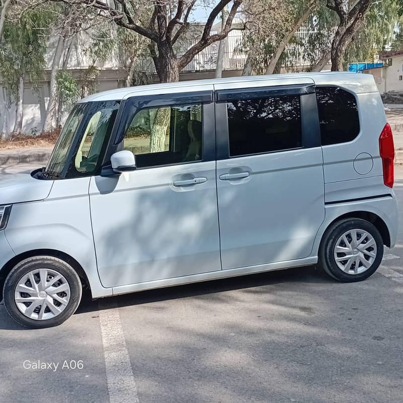 Honda N box

                                                            alt=