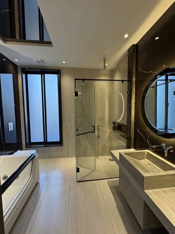 BRAND NEW LUXURY ULTRA MODERN DESIGN HOUSE FOR SALE IN DHA PHASE 6

                                                            alt=