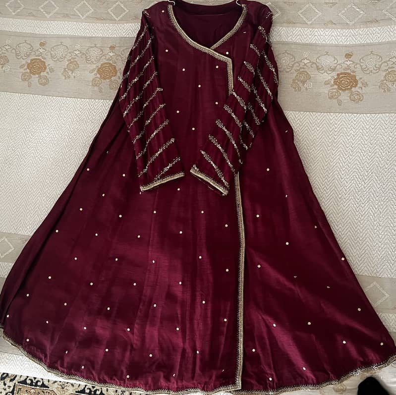 For women festive wear

                                                            alt=