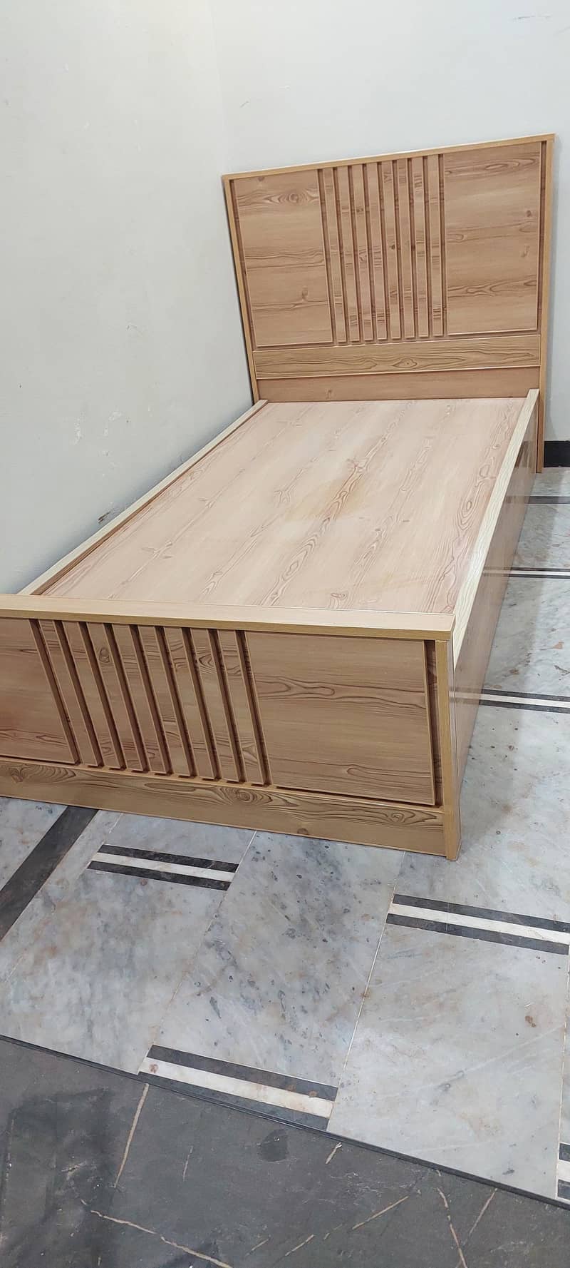 Single bed new condition unique look never used scratchless condition

                                                            alt=