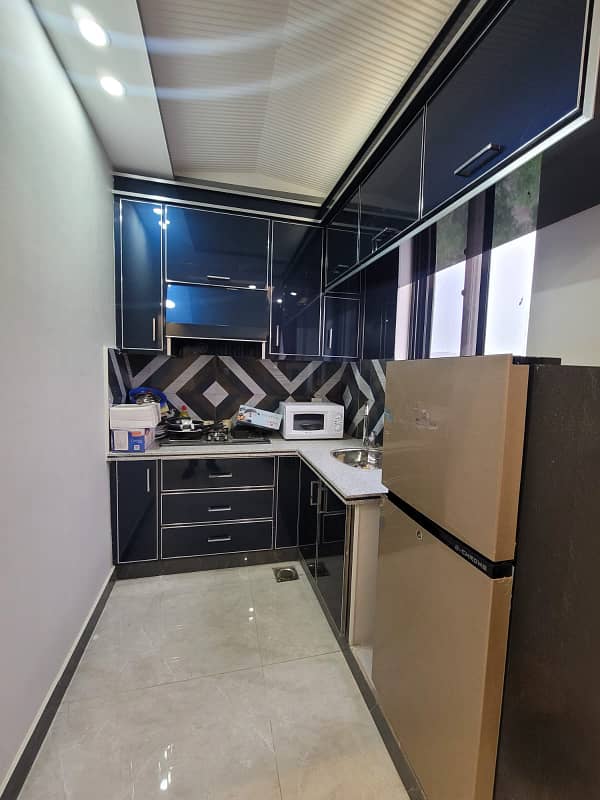 One bed luxury furnished apartment available for rent sector E bahria town Lahore

                                                            alt=