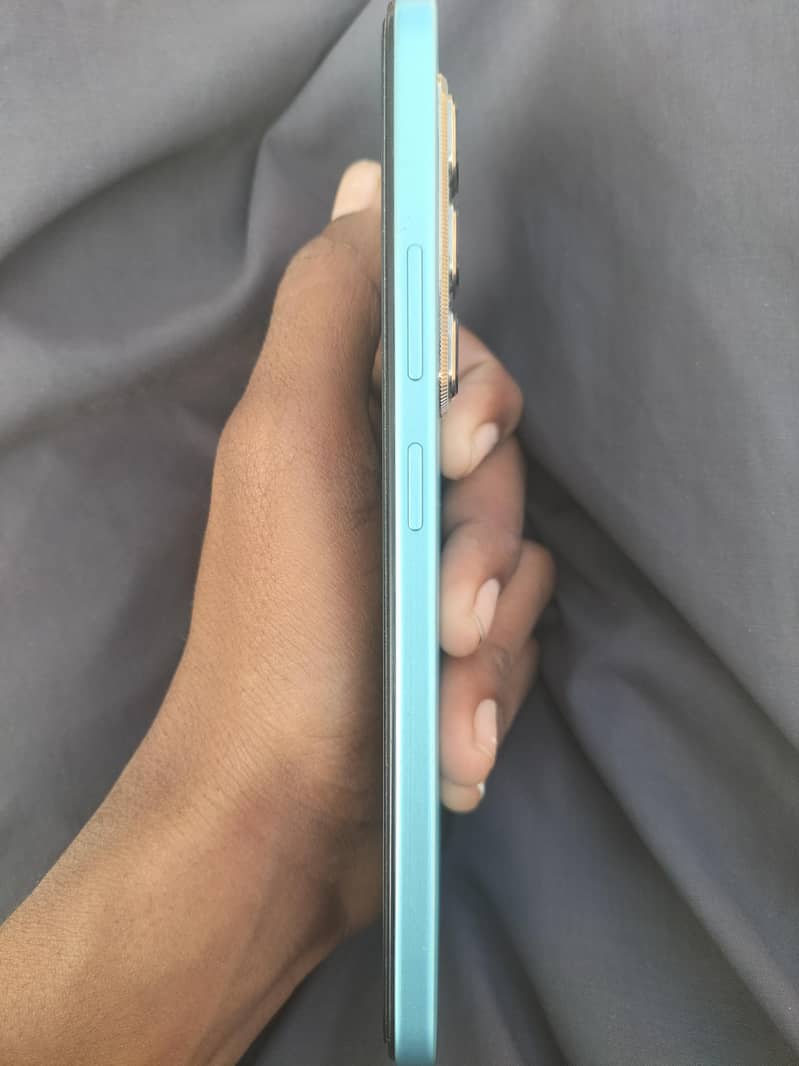 Hot 50 Pro 10/10 Condition

                                                            alt=