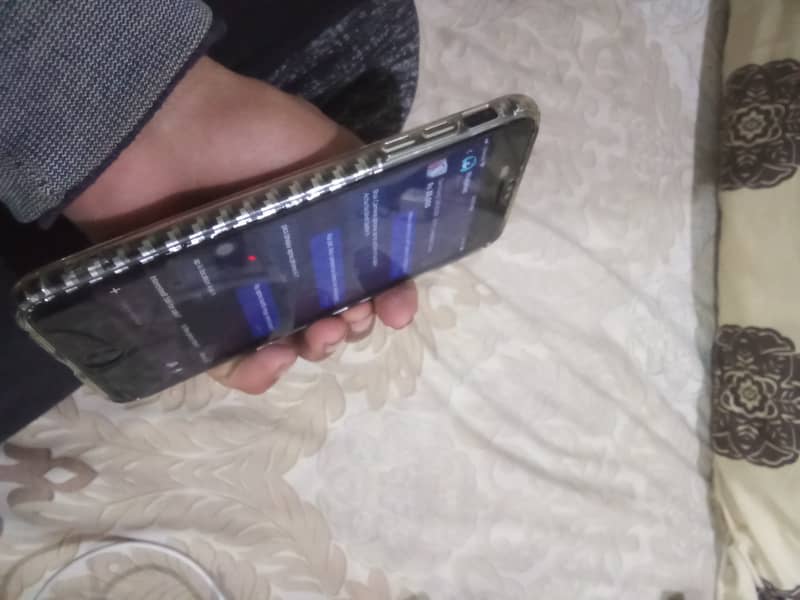 Iphone 7+ 128gb

                                                            alt=