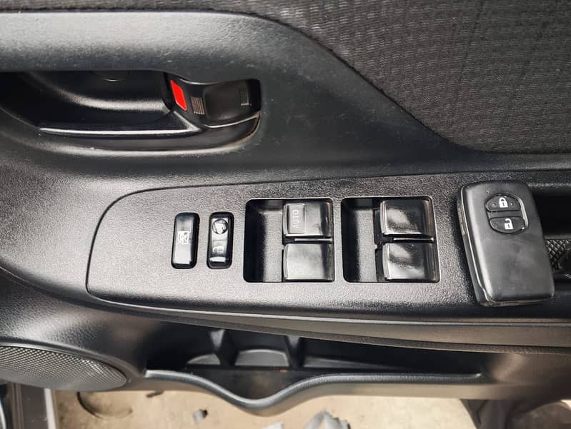 TOYOTA VITZ 2018|2021|URGENT SALE|B2B|

                                                            alt=