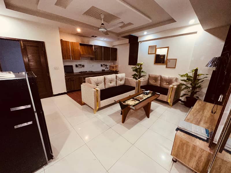 One bedroom vip apartment for short stay inbahria town Lahore

                                                            alt=