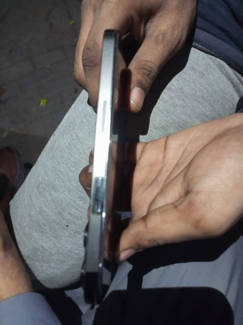 iPhone 13 Pro 128GB – Excellent Condition 10 by 10 – 75% Battery

                                                            alt=