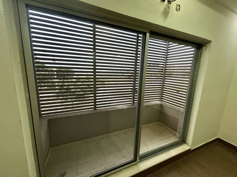 1600 Sq. Ft. Spacious 2 Bed Non-Furnished Apartment with Servant Quarter Prime Location Bahria Town Phase 7

                                                            alt=