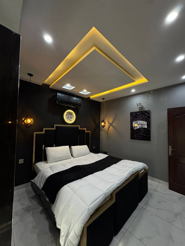 Luxury Apartment For Daily Basis Rent In Bahria Town Lahore

                                                            alt=