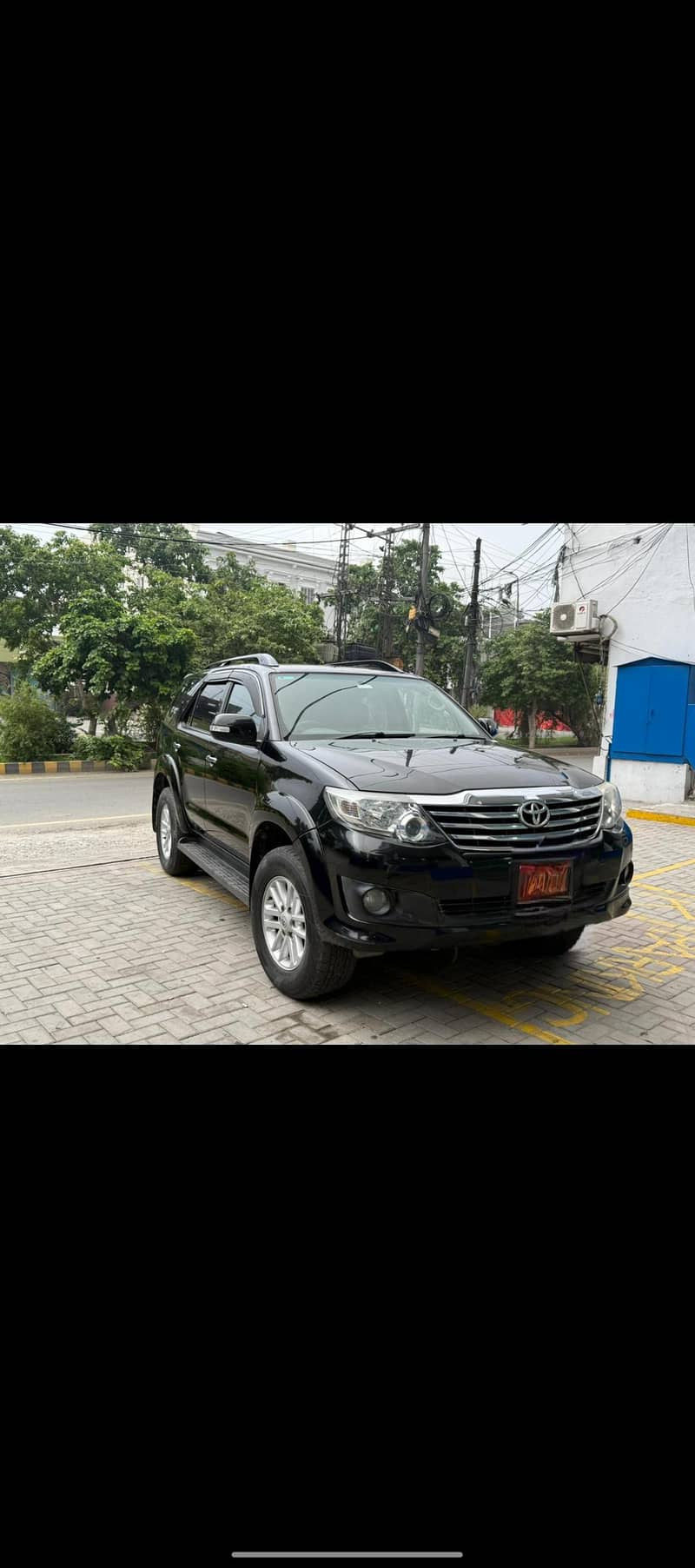 Toyota Fortuner 2013  Bumper to Bumper genuine -Black color

                                                            alt=