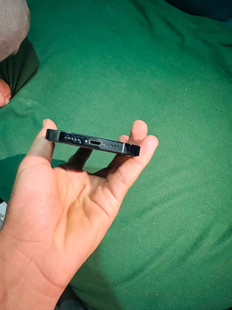 iPhone 14 Pro

                                                            alt=