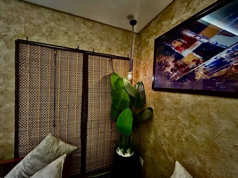 Luxury Brand New 1 Bedroom Furnished Apartment

                                                            alt=