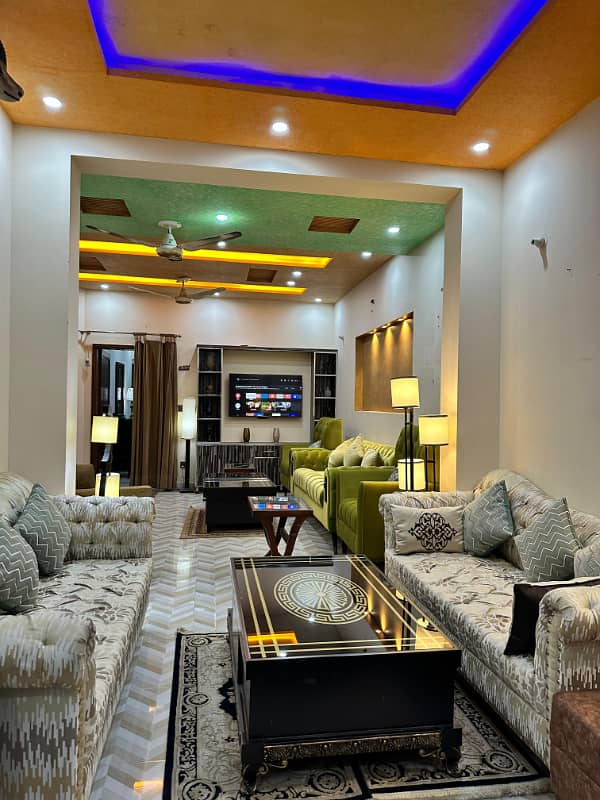 Furnished room for rent apartment daily weekly monthly available for rent

                                                            alt=