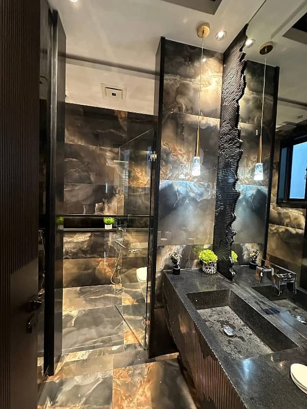 Faisal Town 5 Marla House For Sale

                                                            alt=